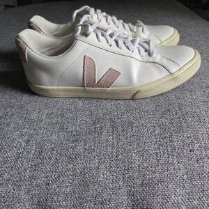Womens Veja shoes